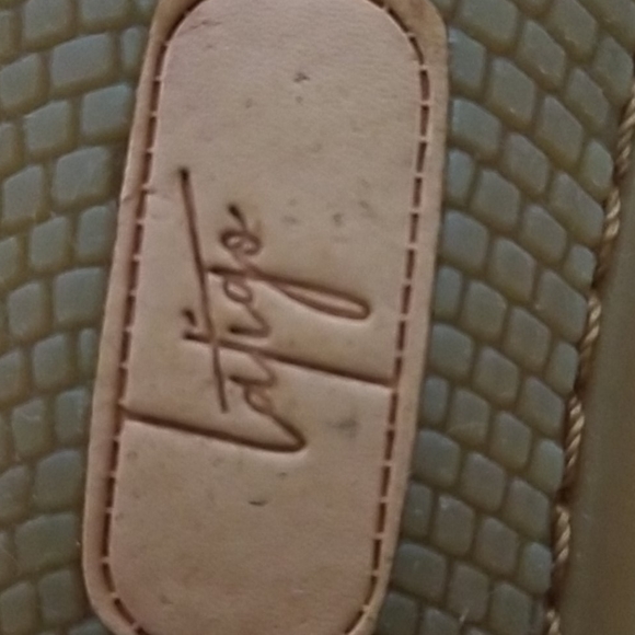 Látigo womens  flat & loafers shoes size 7M - Picture 7 of 12